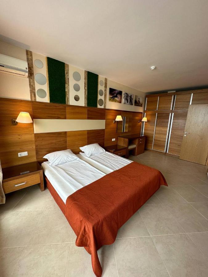 Hotel Briz - Section B