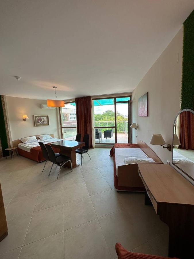 Briz - Section B Hotel
